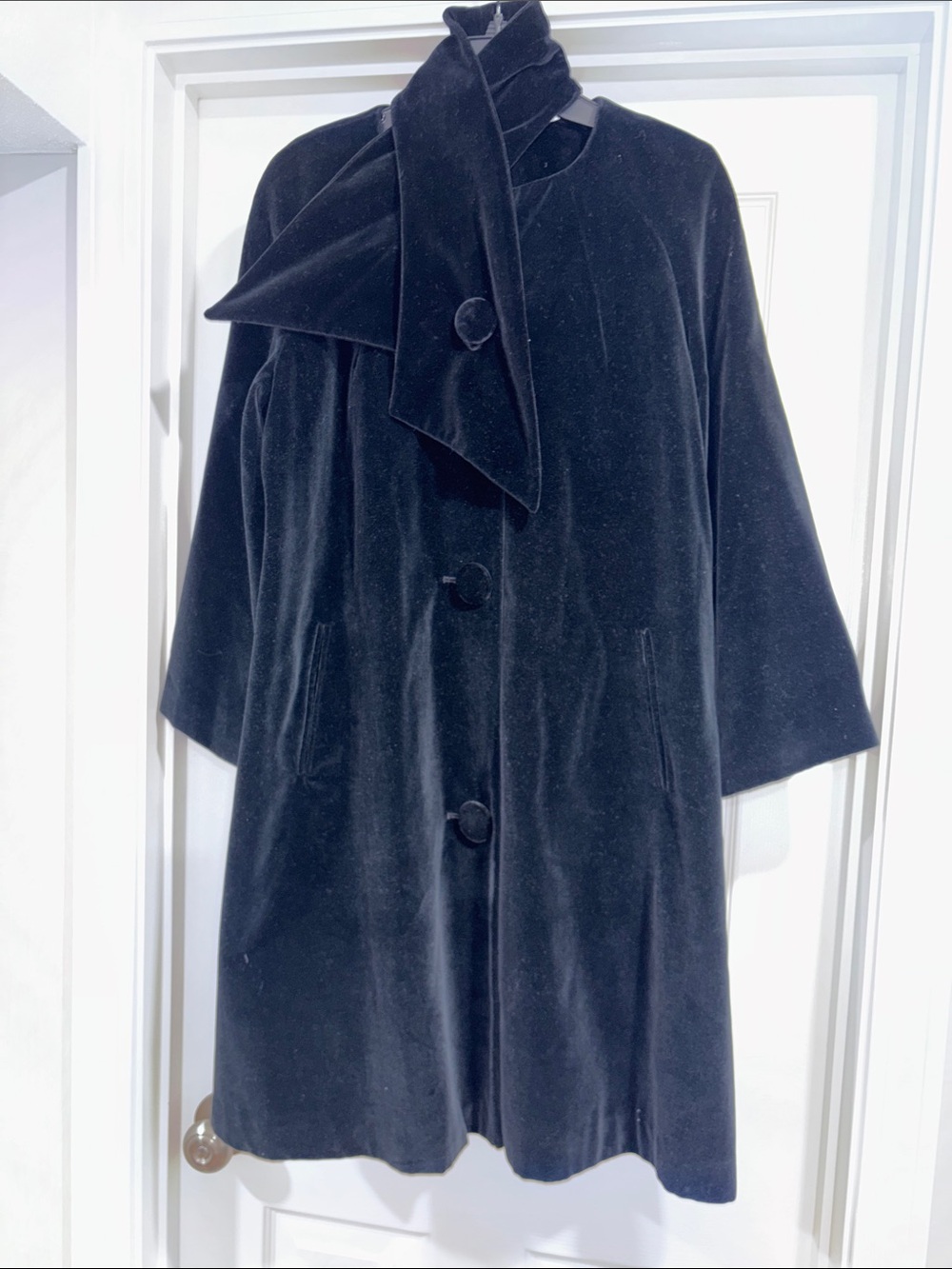 Via Vintage Black Velvet Coat Women’s Size M